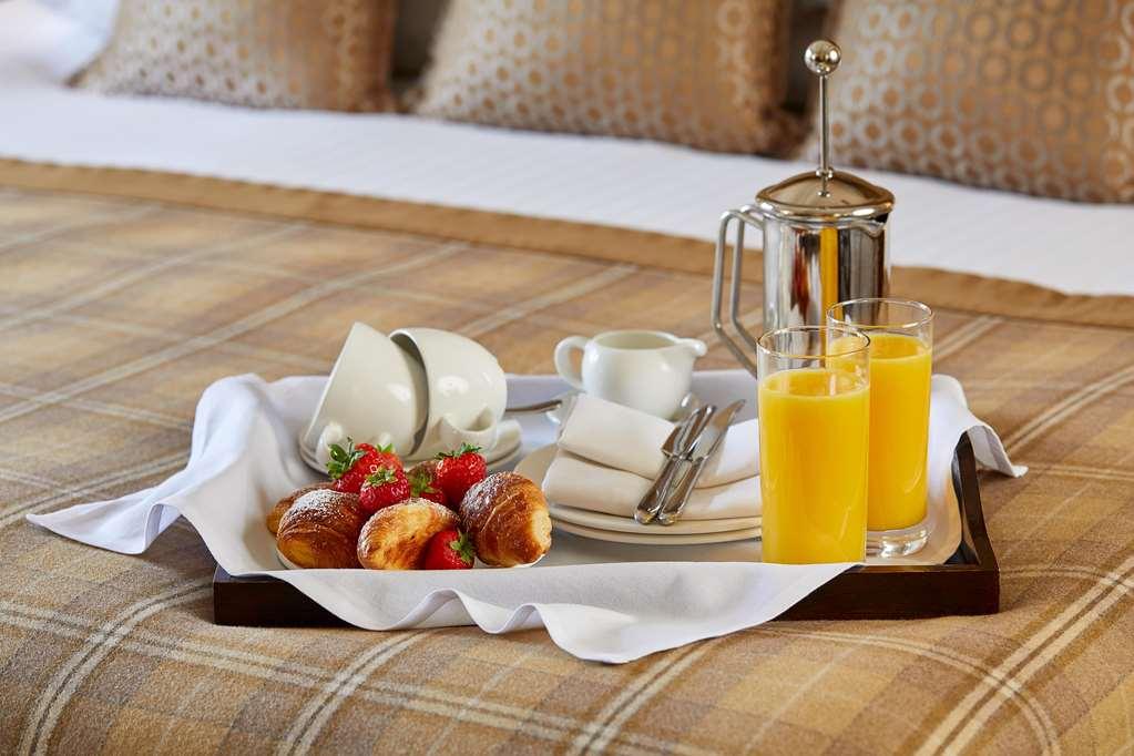 Macdonald Hill Valley Hotel, Spa & Golf Resort Whitchurch  Room photo